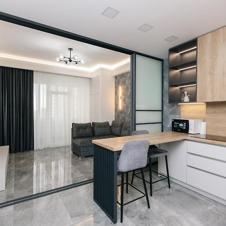 Luxury Apartment คีชีเนา ภายนอก รูปภาพ