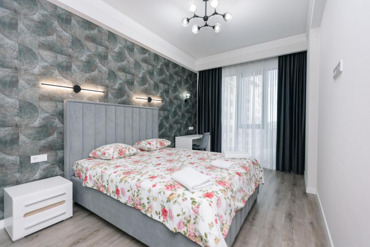 Luxury Apartment คีชีเนา ภายนอก รูปภาพ
