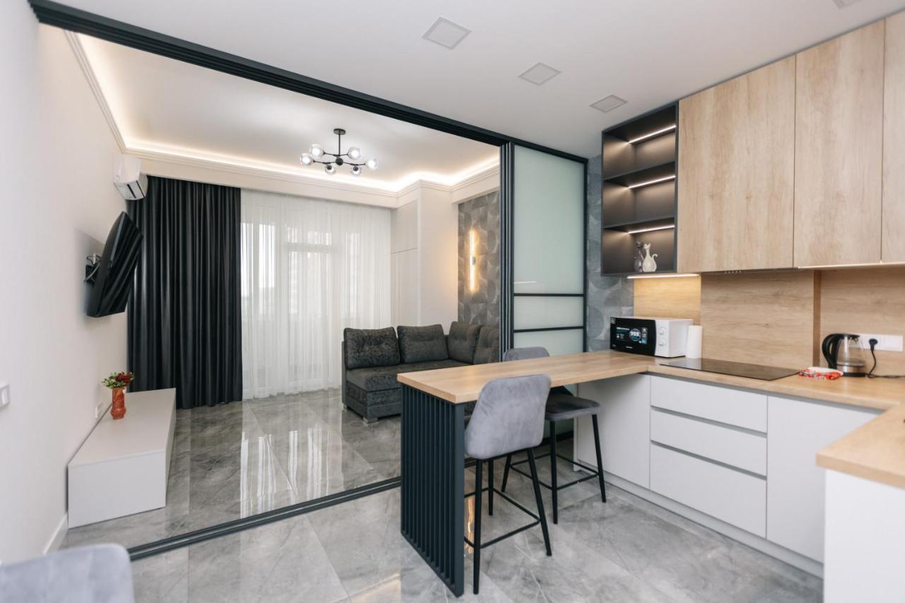 Luxury Apartment คีชีเนา ภายนอก รูปภาพ