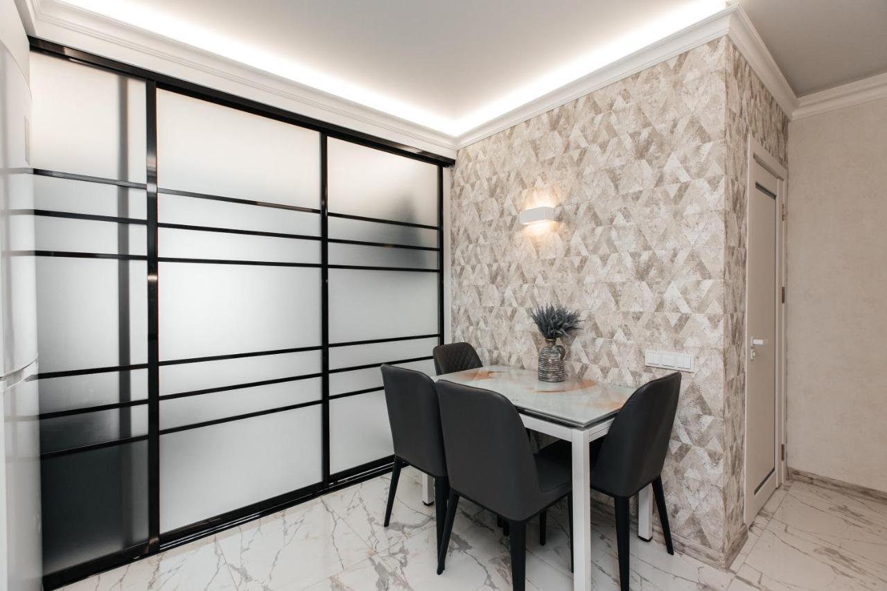 Luxury Apartment คีชีเนา ภายนอก รูปภาพ