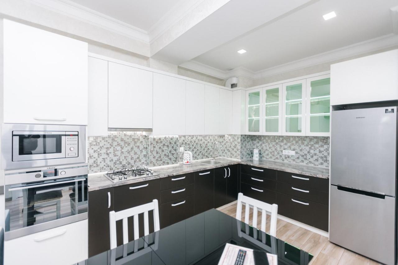 Luxury Apartment คีชีเนา ภายนอก รูปภาพ
