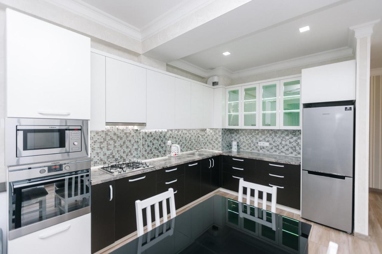 Luxury Apartment คีชีเนา ภายนอก รูปภาพ