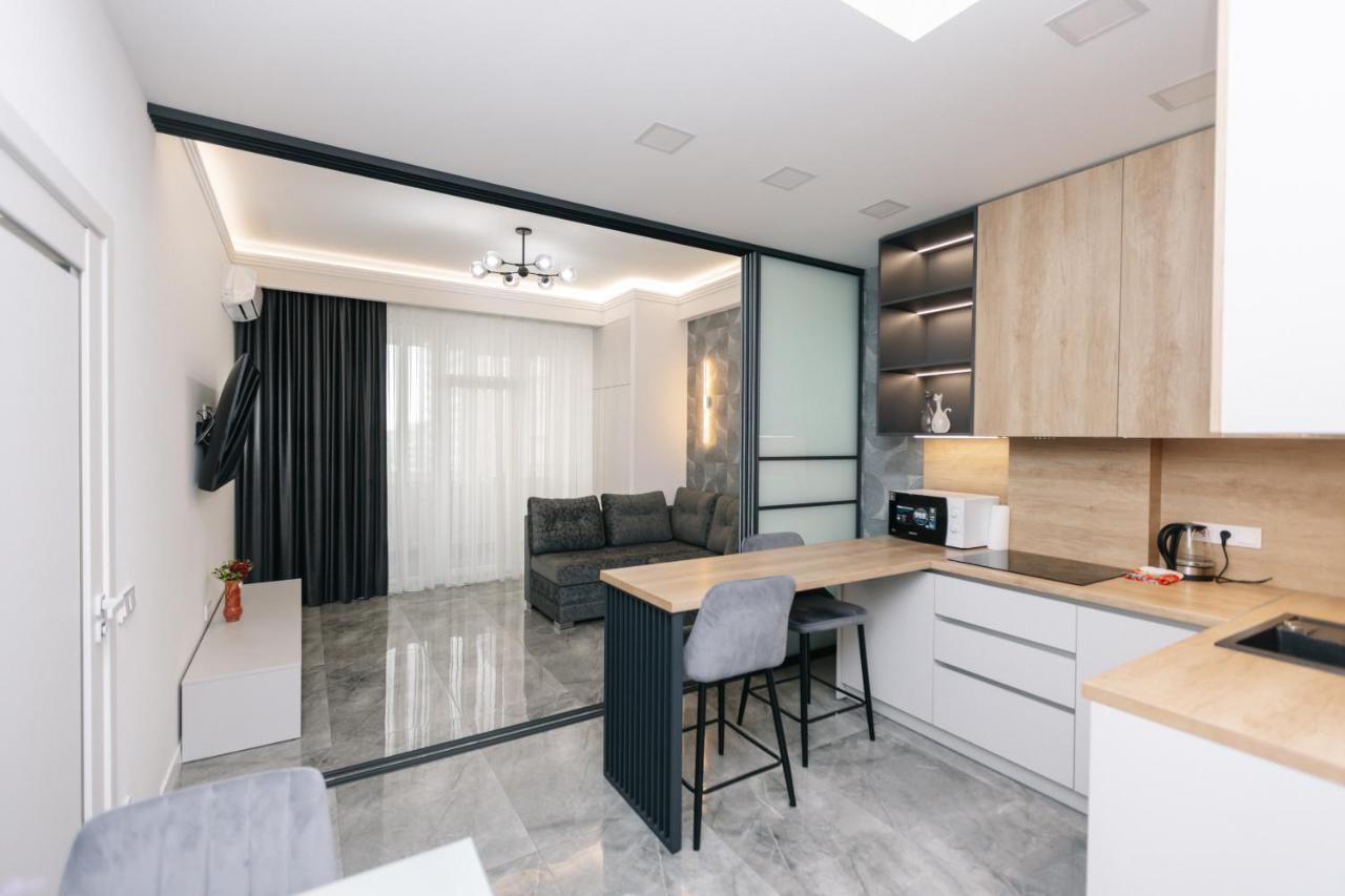 Luxury Apartment คีชีเนา ภายนอก รูปภาพ