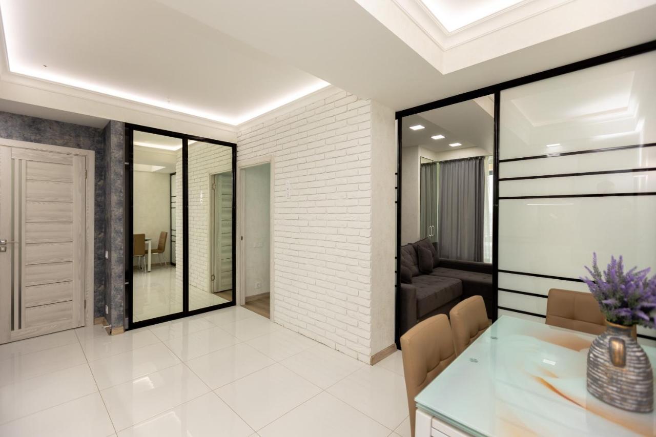 Luxury Apartment คีชีเนา ภายนอก รูปภาพ