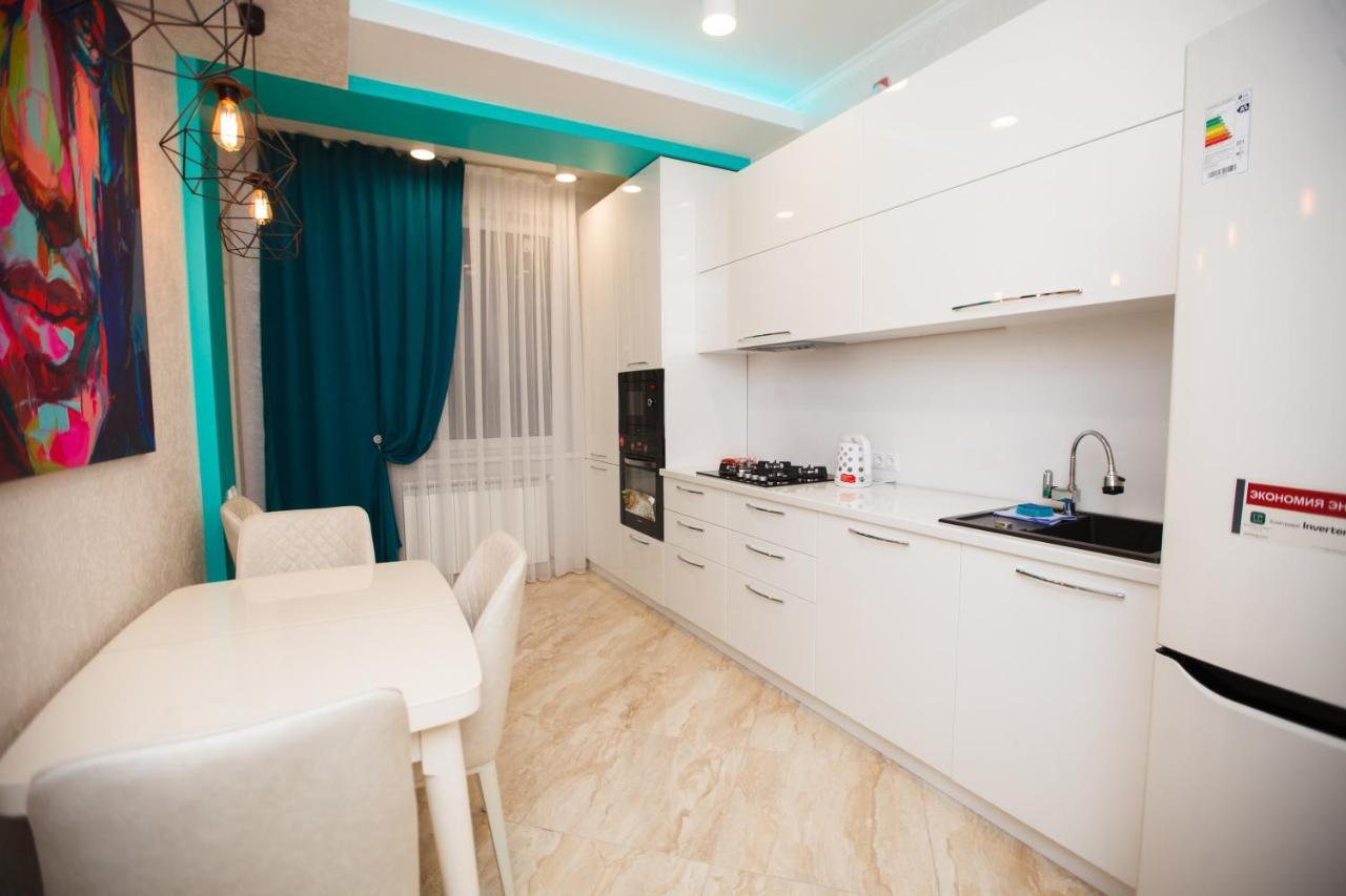 Luxury Apartment คีชีเนา ภายนอก รูปภาพ
