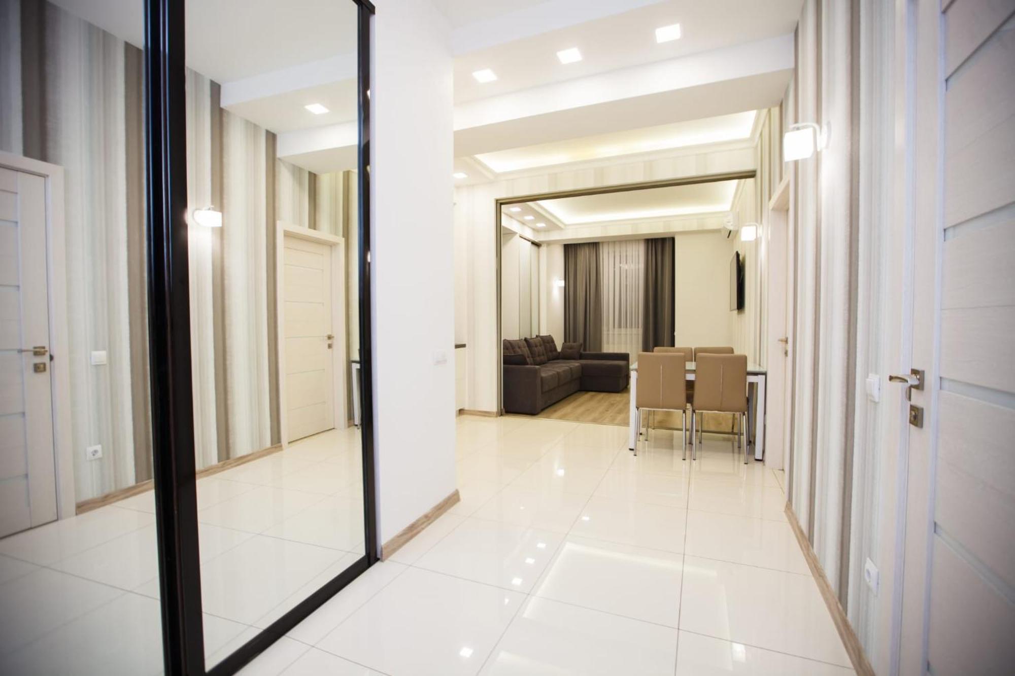 Luxury Apartment คีชีเนา ภายนอก รูปภาพ